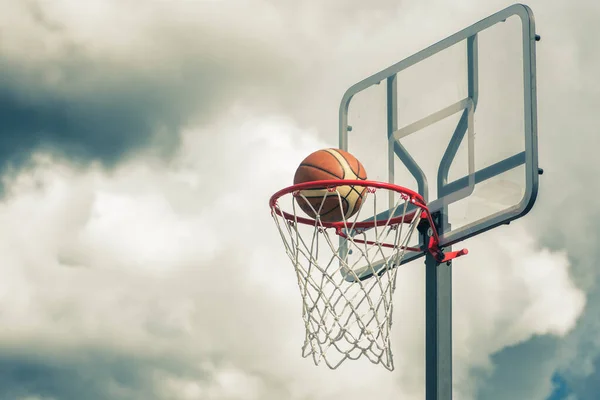 Basketball Orange Ball Entering Hoop Basket Playing Street Outdoor Court — Stock Photo, Image