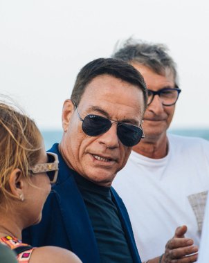 Bari, Puglia, İtalya - 27 Eylül 2023: Belçikalı dövüş sanatçısı, aktör, film yapımcısı ve dövüş koreografı Jean-Claude Van Damme, yeni filmi 