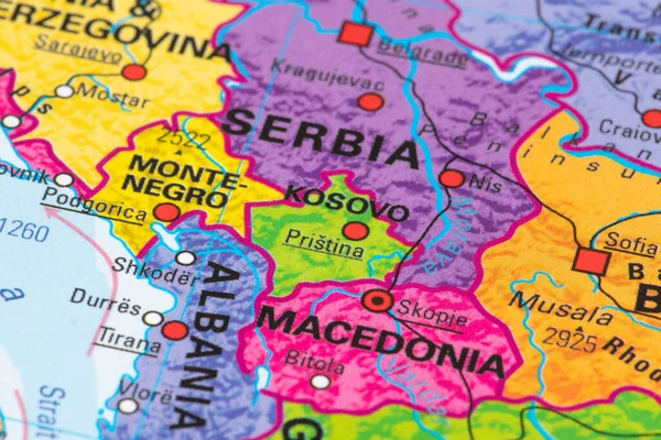 Priştine, Kosova - 5 Ekim 2023: Kosova 'nın başkenti Priştine ile haritası veya haritası ve Sırbistan, Makedonya, Arnavutluk, Karadağ ile devlet sınırları 