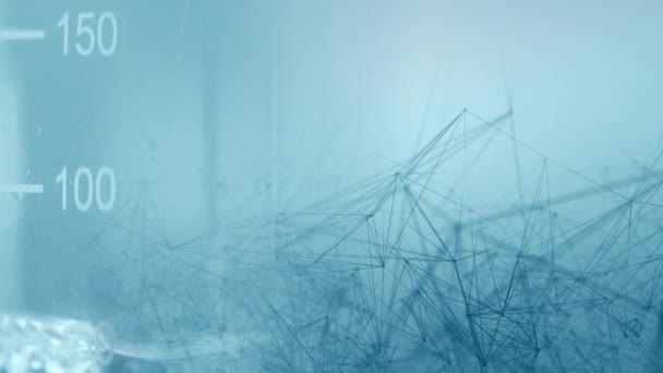化学实验室玻璃试管烧杯 装满水的动画蓝色运动图形分子模型背景 概念宏观化学医学内容平面设计背板 — 图库视频影像