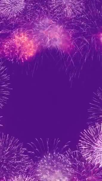 Dinámico Colorido Fuegos Artificiales Marco Completo Violeta Oro Púrpura Festivo — Vídeo de stock