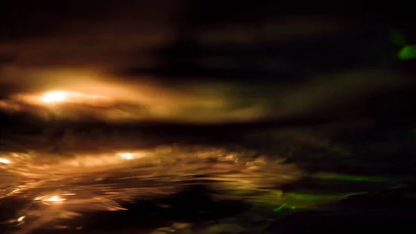 Зелений Золотий Фон Поверхні Води Абстрактний Макетний Фон Ілюстрація Махаючої — стокове фото