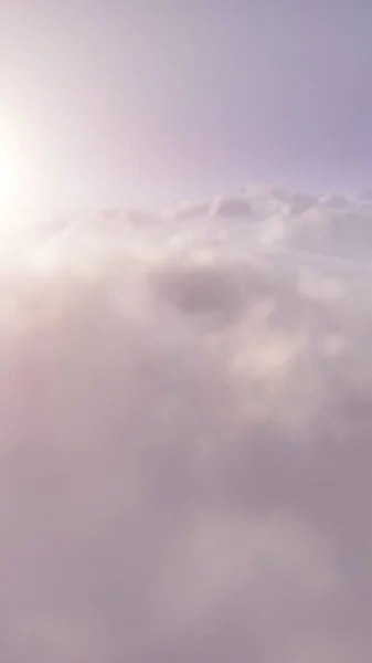 Terbang Tinggi Atas Awan Mendung Putih Dan Matahari Salin Ruang — Stok Foto