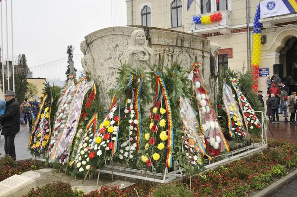 Romania National Day Parade Trgu Jiu Laying Tribute Wreaths Mausoleum — Stock Photo, Image