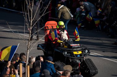 TARGU JIU, ROMANIA, 01 Aralık 2022 Romanya 'nın Trgu Jiu' daki Ulusal Gün Geçidi arama, kurtarma ve kurtarma ekipleriyle birlikte