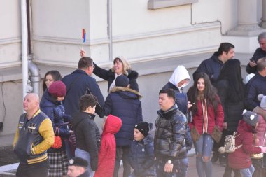 TARGU JIU, ROMANIA, ARMANIA 01 Aralık 2022 Romanya Ulusal Günü 'nde Trgu Jiu şehrinin merkezinde kent sakinlerinin de desteğiyle gerçekleştirilen gösterilerle