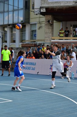 TARGU JIU, ROMANIA, AUGUST04.2018, TARGU JIU Şehir Günleri 'nde gösteri basketbol oyunu, akreditasyon gerektirmeyen kamusal etkinlik.