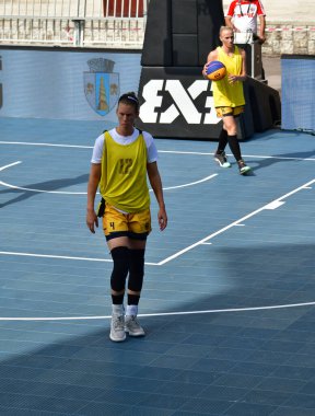 TARGU JIU, ROMANIA, AUGUST04.2018, TARGU JIU Şehir Günleri 'nde gösteri basketbol oyunu, akreditasyon gerektirmeyen kamusal etkinlik.