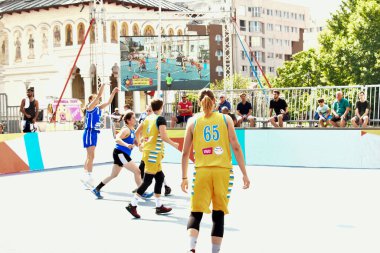 TARGU JIU, ROMANIA, AUGUST04.2018, TARGU JIU Şehir Günleri 'nde gösteri basketbol oyunu, akreditasyon gerektirmeyen kamusal etkinlik.