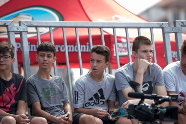 TARGU JIU, ROMANIA, AUGUST04.2018, TARGU JIU Şehir Günleri 'nde gösteri basketbol oyunu, akreditasyon gerektirmeyen kamusal etkinlik.