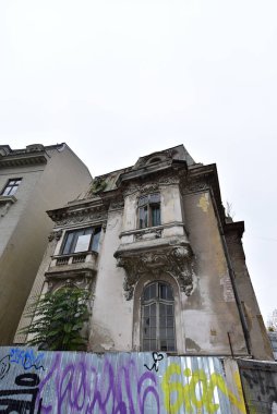 The historic center of Bucharest includes historical monument buildings dating from the 15th-19th centuries combined with the modern style of others built in the 20th century.