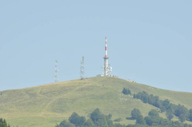 Novaci bölgesindeki manzara, Karpatlar 'ın eteğindeki cennetin bir köşesi, resmi olarak 1502' den beri onaylı, bölge çok daha eski, tarihi kalıntılar onu antik çağlara yerleştirdi..