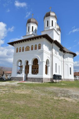 Novaci şehrindeki duvar kilisesi, Vaftizci Yahya 'ya adanmış Novaci şehrinin merkezindeki bir tepenin üzerinde savaş dönemi içinde inşa edilmiş bir Ortodoks Hıristiyan kilisesidir.