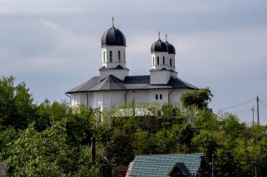 Novaci şehrindeki duvar kilisesi, Vaftizci Yahya 'ya adanmış Novaci şehrinin merkezindeki bir tepenin üzerinde savaş dönemi içinde inşa edilmiş bir Ortodoks Hıristiyan kilisesidir.