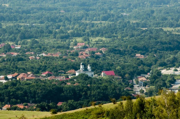 位于喀尔巴阡山脚下天堂一角的诺瓦契地区的风景 自1502年以来就获得官方认证 该地的历史遗迹使其成为古代遗迹 — 图库照片