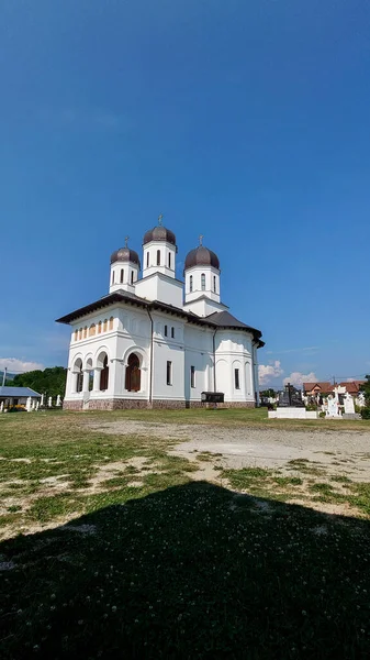 Novaci Şehrindeki Duvar Kilisesi Vaftizci Yahya Adanmış Novaci Şehrinin Merkezindeki — Stok fotoğraf