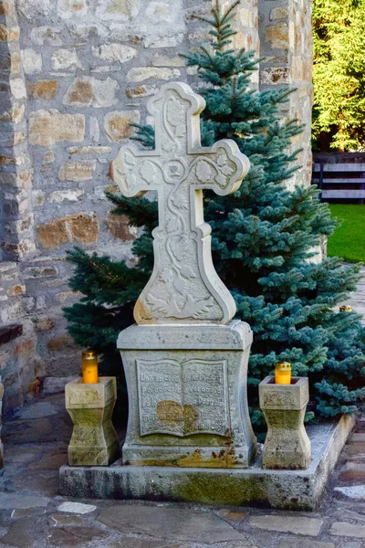 Kamienny Krzyż Pomnik Pogrzebowy Prawosławny Symbol Śmierci Zmartwychwstania Będący Jednym — Zdjęcie stockowe