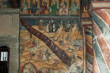 Targu Jiu Ortodoks Kilisesi, 1795 yılında Başrahip Andrei Schevofilax ve eşi Maria, Stanca Slugereasa ve rahip Grigorie Crsnaru tarafından kurulan Aziz Nikolay ve Andrei 'ye adanmıştır.