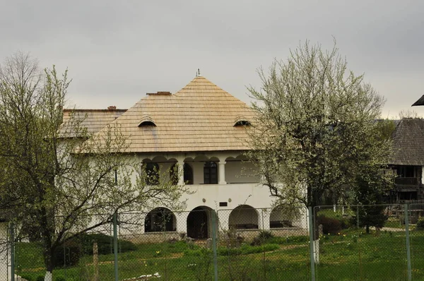 Gorj的露天民俗建筑博物馆包括Gorje民俗建筑和工艺中最古老和最具代表性的部分 — 图库照片