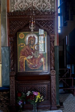 Dobrogea 'nın kuzeyinde yer alan Celiç-Dere Manastırı, Meryem Ana' nın Varsayımına adanmıştır ve Türkçe 'de Celiç-Dere' den alınan isim çelik akıntısı anlamına gelmektedir.