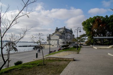 Constana 'daki Kumarhane tarihi bir binadır. Şehrin temsili sembollerinden biridir. Yarımadanın uçurumundaki tarihi merkezdedir.