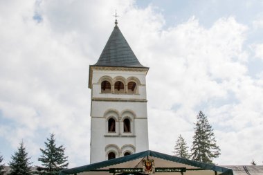 Romen Ortodoks Hıristiyan Hıristiyan Büyük Stefan ve Ortodoks Hıristiyanların Azizi Aziz tarafından kurulan Ortodoks Hıristiyan Manastırı 'na adanmış Putna Manastırı.