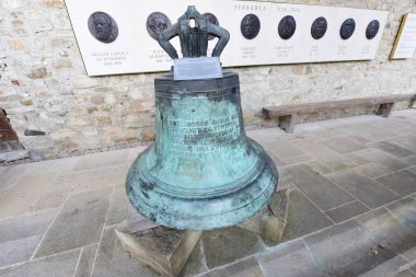 Romen Ortodoks Hıristiyan Hıristiyan Büyük Stefan ve Ortodoks Hıristiyanların Azizi Aziz tarafından kurulan Ortodoks Hıristiyan Manastırı 'na adanmış Putna Manastırı.