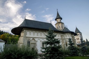 Romen Ortodoks Hıristiyan Hıristiyan Büyük Stefan ve Ortodoks Hıristiyanların Azizi Aziz tarafından kurulan Ortodoks Hıristiyan Manastırı 'na adanmış Putna Manastırı.