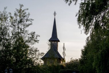 Dumbrava Manastırı 'nda, kutsal şehit Dimitrie Myrrh Springer' a adanmıştır. Cennetin bir köşesi. Ortodoksan Hıristiyanlık. Dumbrava Manastırı 'nda büyük şehit Dimitrie Myrrrrh Springer, OrtodoksHıristiyan Ortodokslar' ın bir köşesidir.