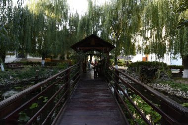 Dumbrava Manastırı 'nda, kutsal şehit Dimitrie Myrrh Springer' a adanmıştır. Cennetin bir köşesi. Ortodoksan Hıristiyanlık. Dumbrava Manastırı 'nda büyük şehit Dimitrie Myrrrrh Springer, OrtodoksHıristiyan Ortodokslar' ın bir köşesidir.