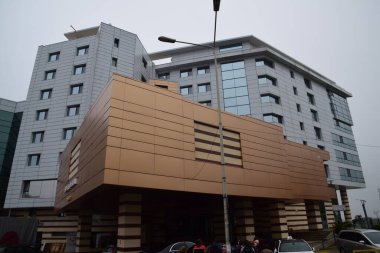 Şehrin modern binası