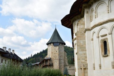 En güzel manzaranın başkenti olan şehrin eski kasabasındaki kutsal üçlünün kilisesi.