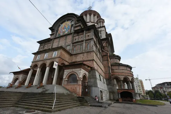Rusya Bölgesi 'nin başkentinin eski şehrindeki kutsal mezarlık kilisesi.