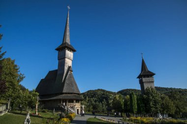 St. Michael Kilisesi ve St. John Kilisesi ve Cecev köyündeki Meryem Ana 'nın varsayımının ilk kilisesi.