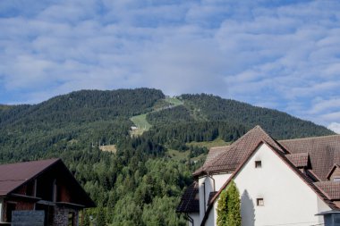 Dağlardaki dağ köyü.