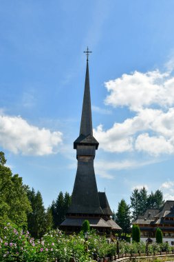 Polonya 'daki St. Mary ve St. John Kilisesi, Polonya köyü.