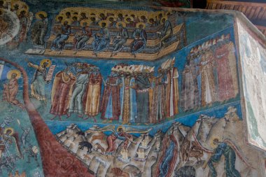 Varna, Bulgaria 'daki Kutsal Üçleme Manastırı' nın İçi.