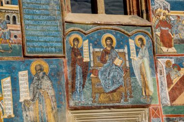 Ortodoks manastırının içi.