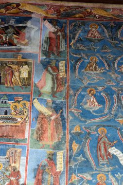 Aziz John Kilisesi 'nin içinde.