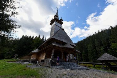 Eski kilisedeki kilise.