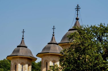 Kafkasya Bölgesi 'nin eski bir şehri olan Kafkasya' nın kutsal üçlüsünün köyündeki kilise.