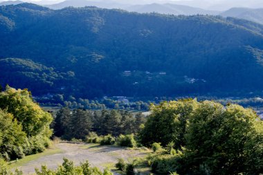 Sabahları dağların güzel manzarası