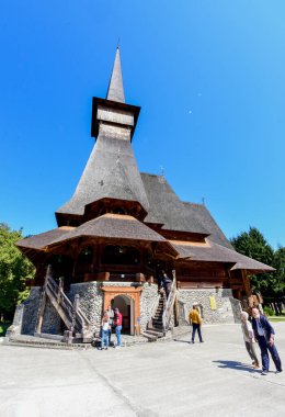 Çek Cumhuriyeti 'nin en güzel mimarisinin bulunduğu köyün eski ahşap kilisesi.