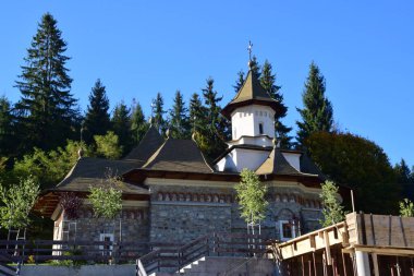 Ukrayna Ortodoks köyündeki ahşap kilise.