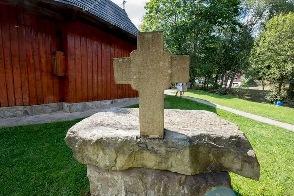 Altes Holzkreuz Mit Einem Kreuz — Stockfoto