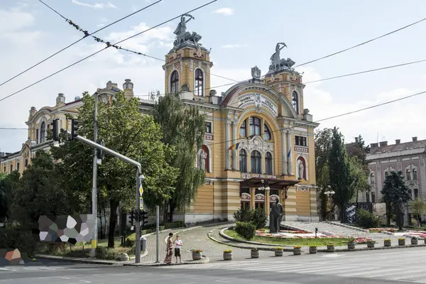 Tiflis, Georgia - 17 Temmuz, 202 0: Eski Tiflis Katedrali. Katedral bir binadır.