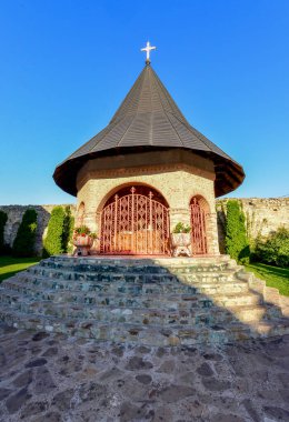 Gürcistan'daki eski manastır