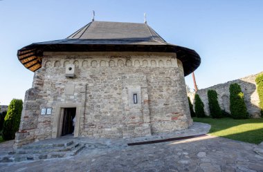 Kotor köyündeki eski şato, monthe gro