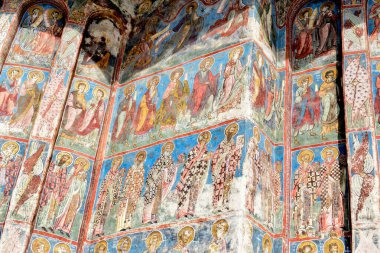 Kutsal Üçleme Manastırı 'ndaki kilise.
