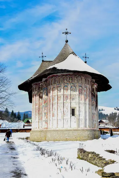 Dağlardaki kilise.